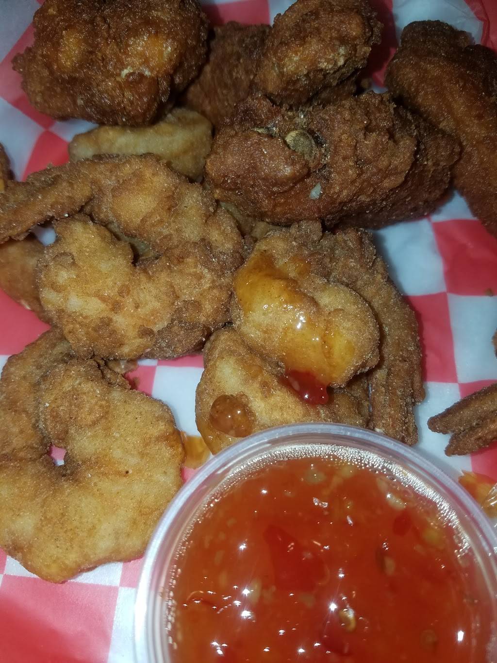 Small World Inn Inc | restaurant | 3325 E 106th St, Chicago, IL 60617, USA | 7739338663 OR +1 773-933-8663