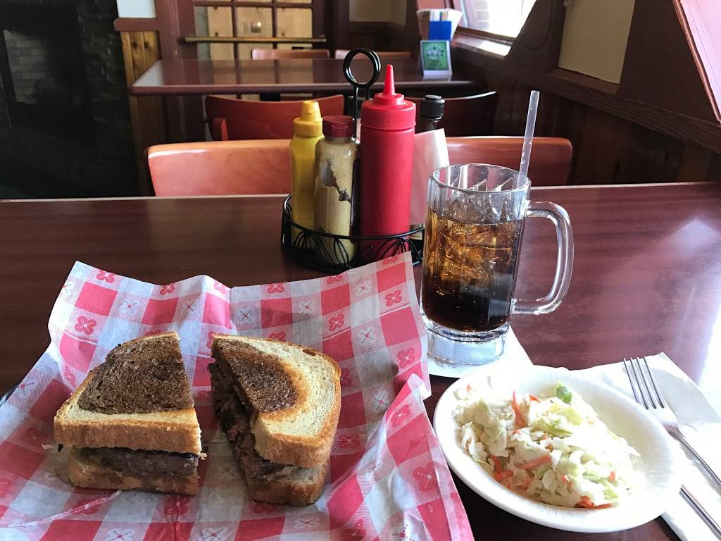 Tavern On the Main | restaurant | 235 S Main St, Clawson, MI 48017, USA | 2485881696 OR +1 248-588-1696