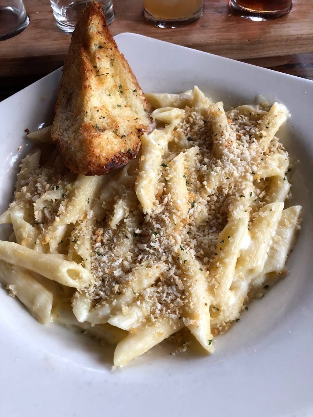 Madison Brewing Company Pub & Restaurant | restaurant | 428 Main St, Bennington, VT 05201, USA | 8024427397 OR +1 802-442-7397