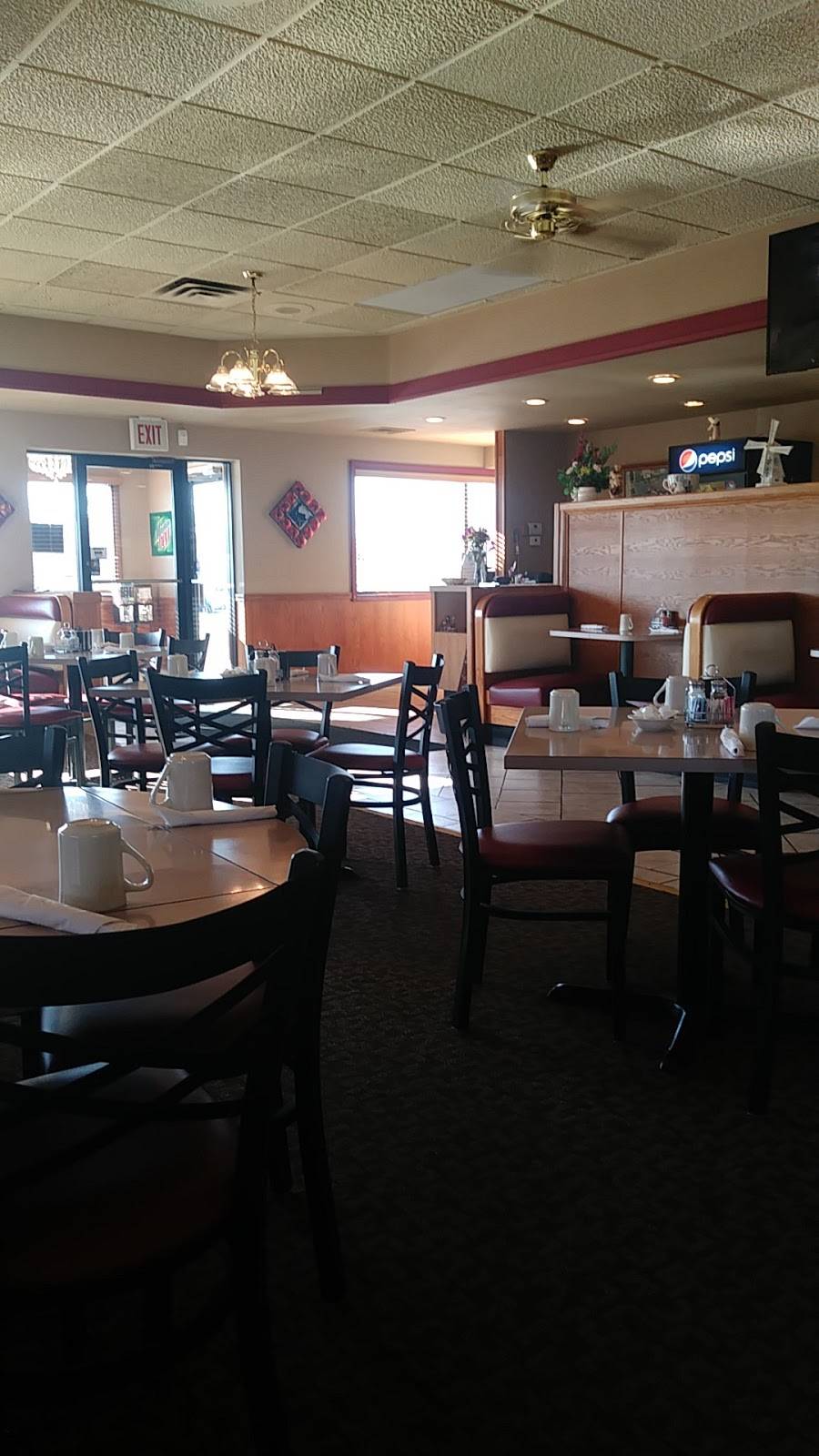 Windmill Family Restaurant | restaurant | 514 S Governors Hwy, Peotone, IL 60468, USA | 7082586224 OR +1 708-258-6224