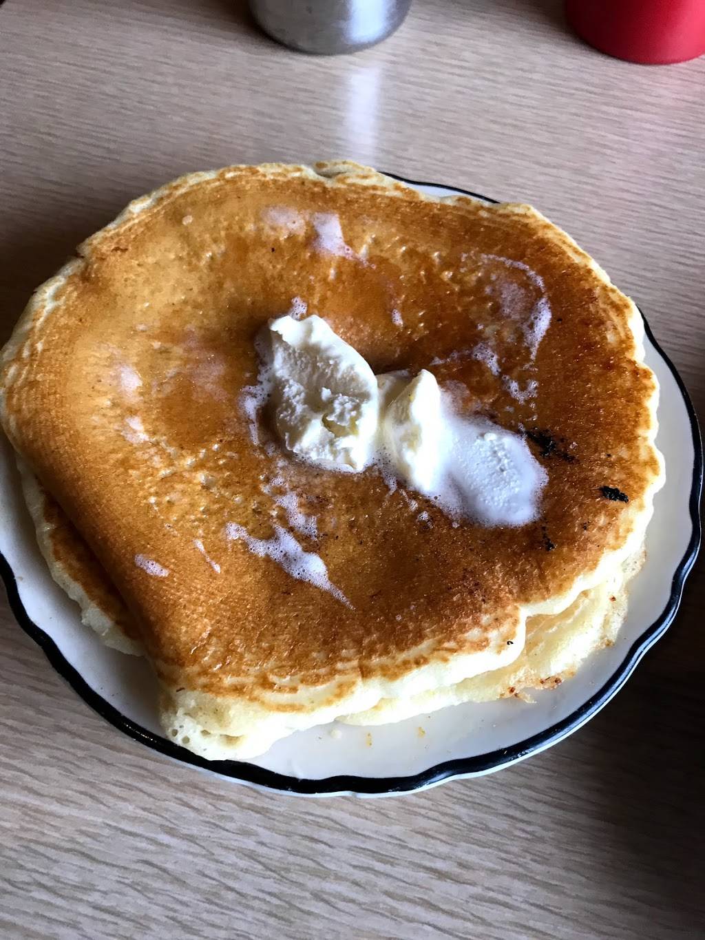 Wooden Shoe Restaurant | restaurant | 441 US-31, Holland, MI 49423, USA | 6163964744 OR +1 616-396-4744