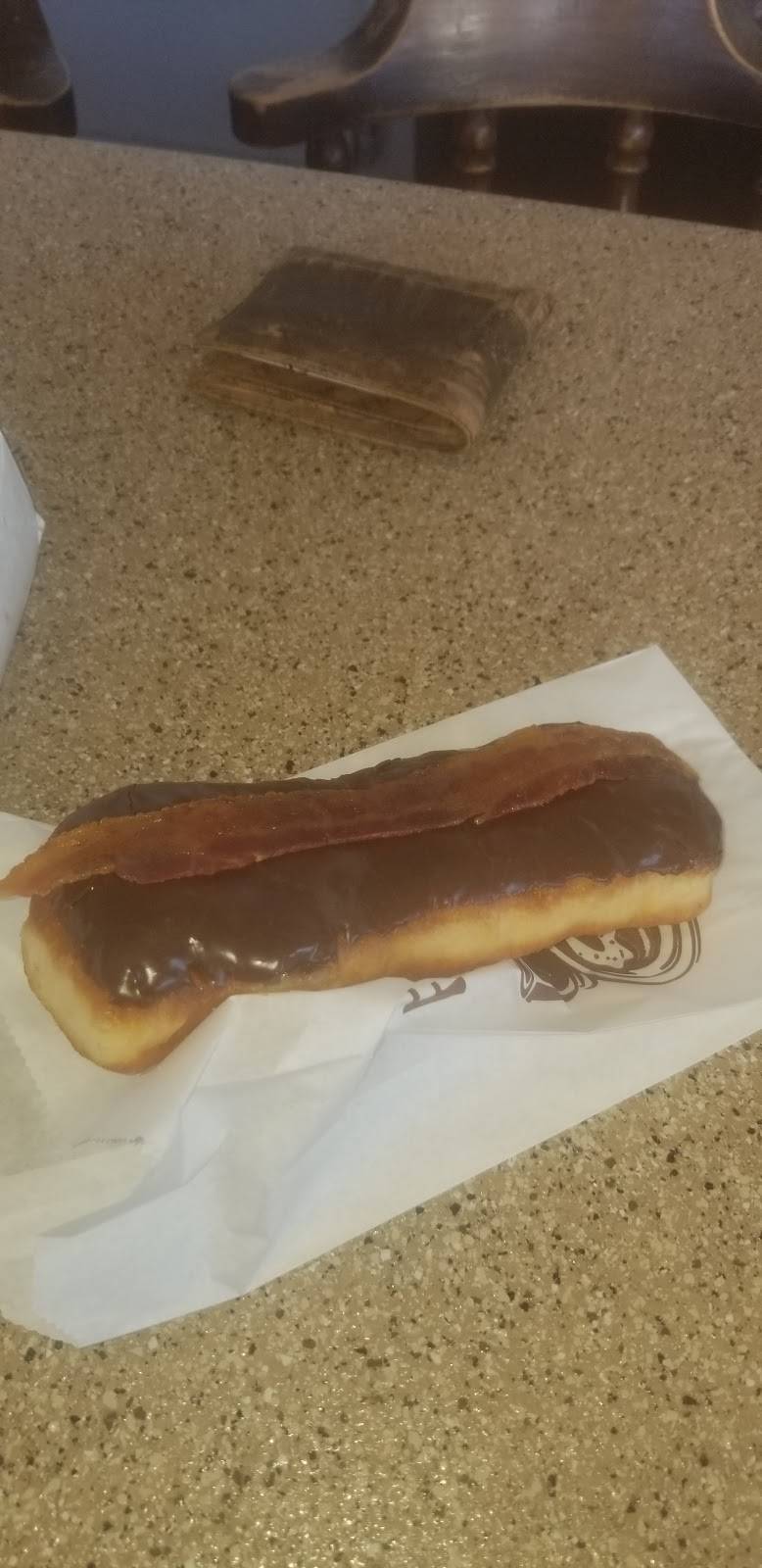 Donut Kings | bakery | 260 W Main St, Merced, CA 95340, USA | 2093835411 OR +1 209-383-5411