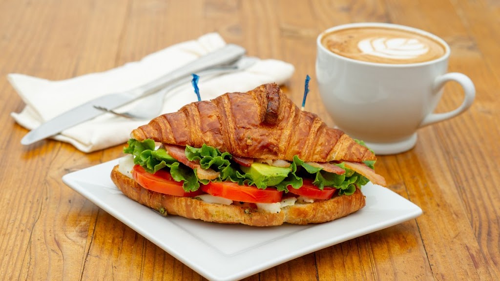 Le Petit Café | cafe | 13551 SE 145th Ave, Happy Valley, OR 97015, USA | 9717576005 OR +1 971-757-6005