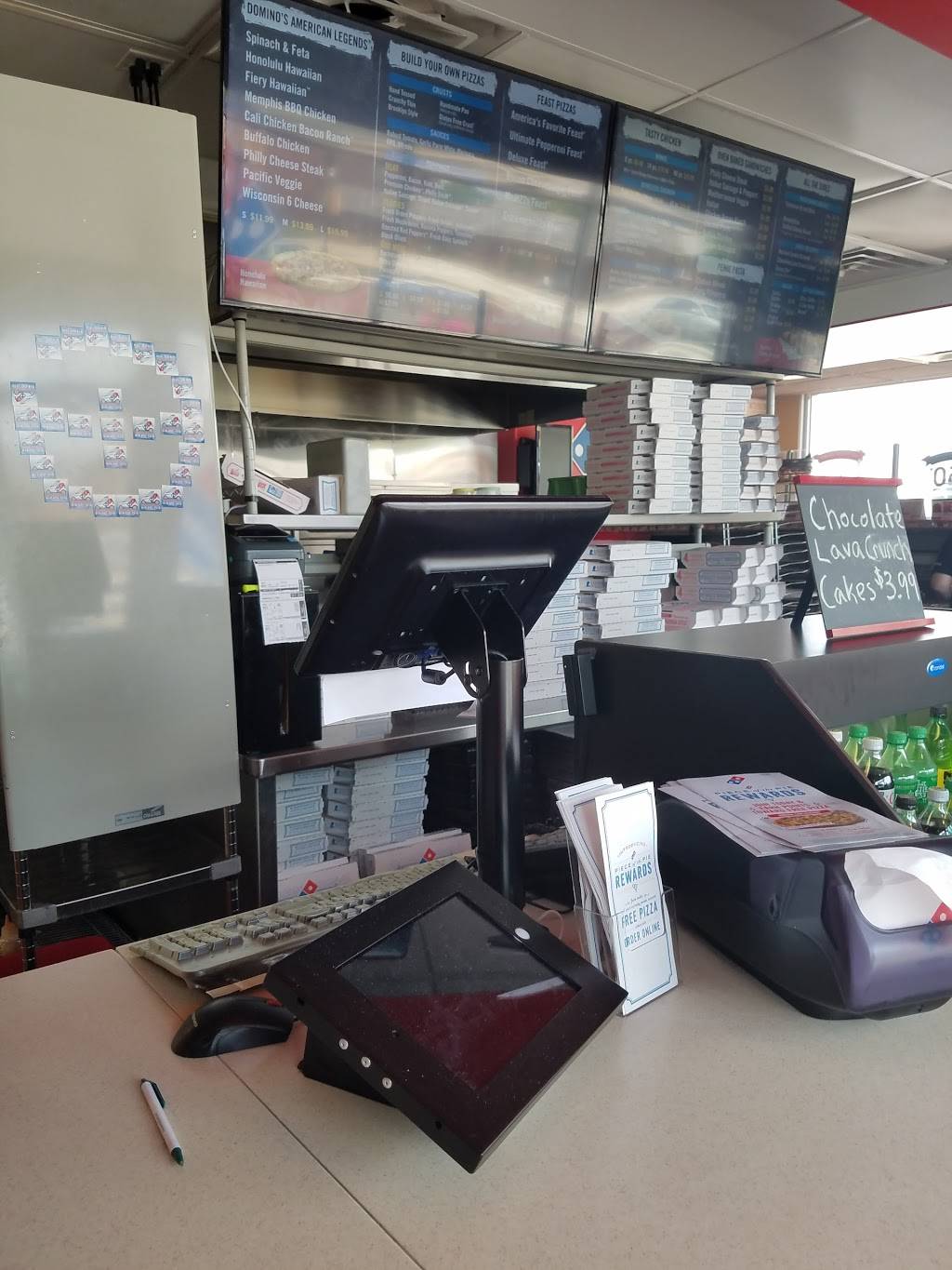 Dominos Pizza | meal delivery | 120 E Vandalia St, Edwardsville, IL 62025, USA | 6186921515 OR +1 618-692-1515