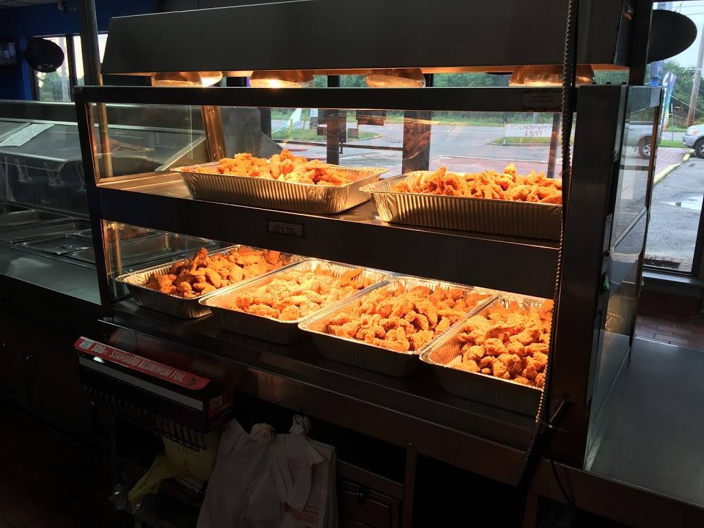 Twin Seafood | restaurant | 10240 Chef Menteur Hwy, New Orleans, LA 70127, USA | 5042467979 OR +1 504-246-7979