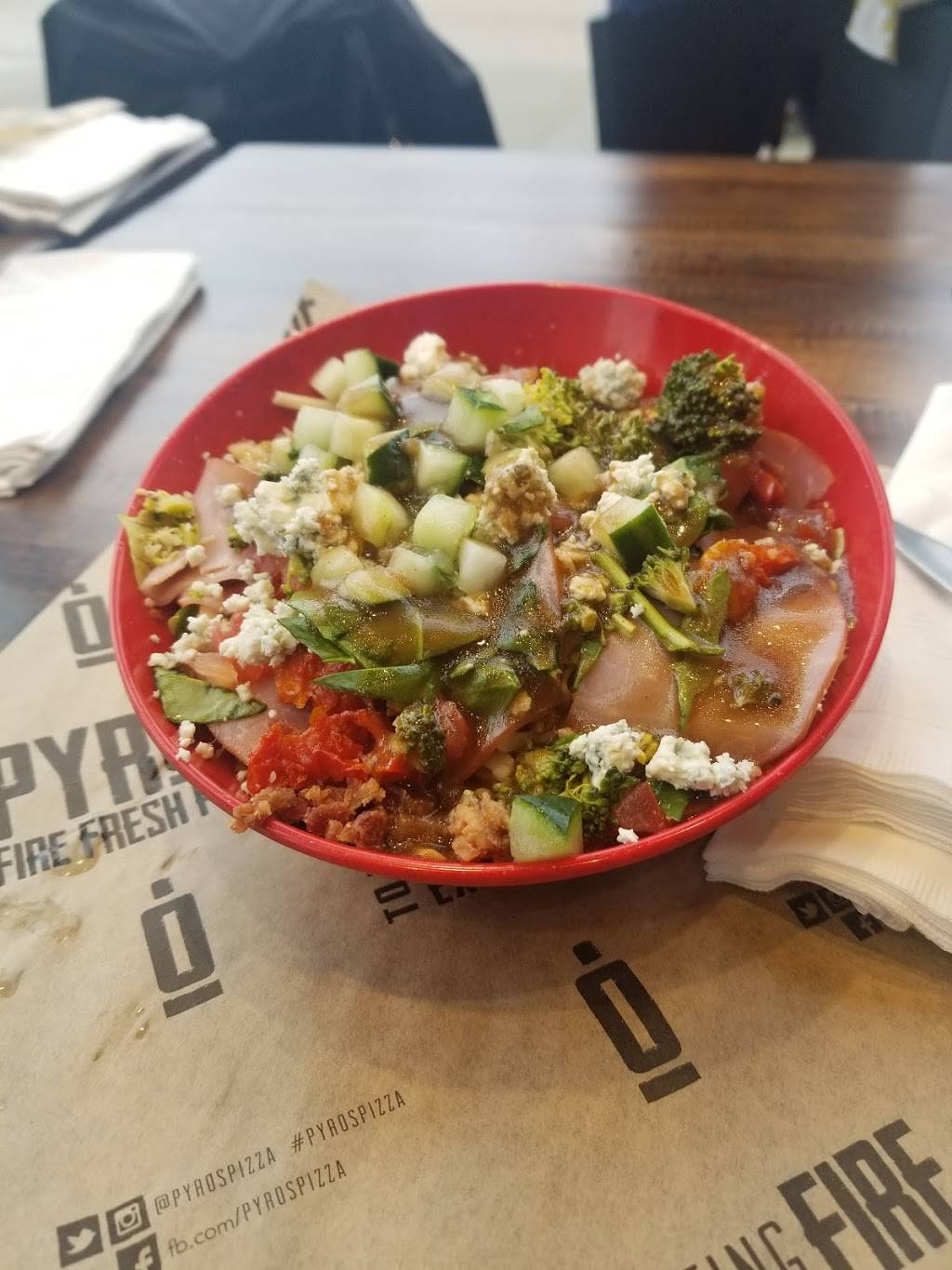 PYROS Fire Fresh Pizza | restaurant | 3002 Hardy St Suite 170, Hattiesburg, MS 39401, USA | 7693907509 OR +1 769-390-7509