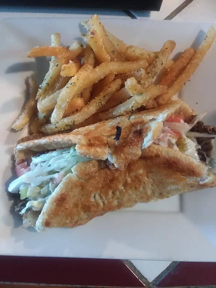 Francesco’s | restaurant | 1751 Harmony Square, Harrisonburg, VA 22801, USA | 5404427174 OR +1 540-442-7174