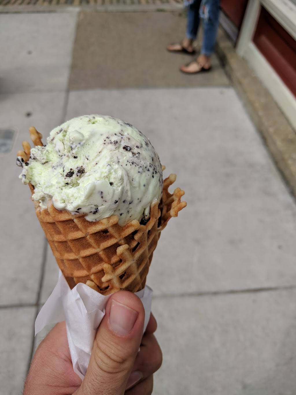 Scoop | restaurant | 403 Strawberry St, Richmond, VA 23220, USA | 8049184455 OR +1 804-918-4455