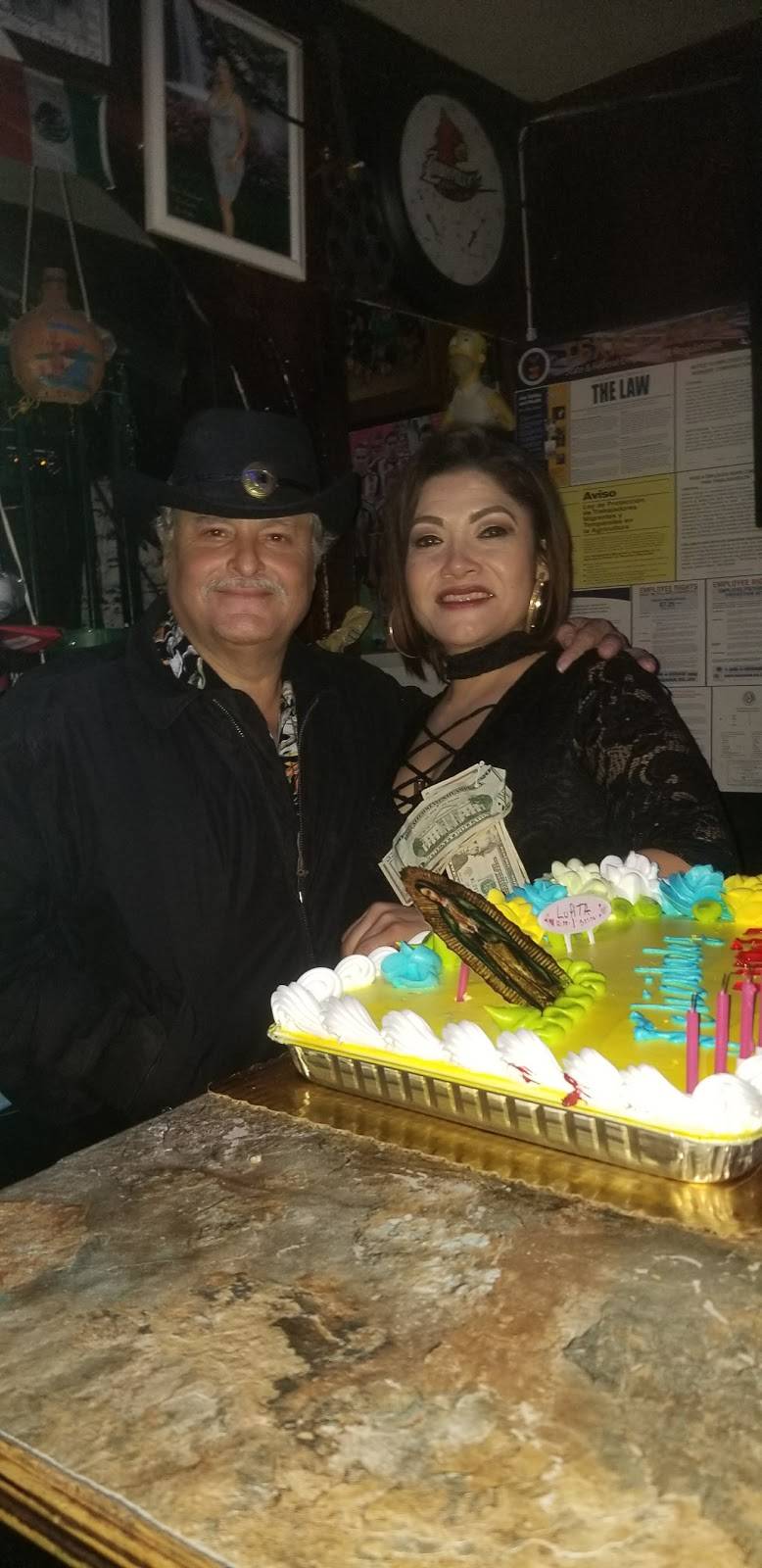 Cantina El Cubetazo | restaurant | 4736 Maple Ave, Dallas, TX 75219, USA | 4696443869 OR +1 469-644-3869