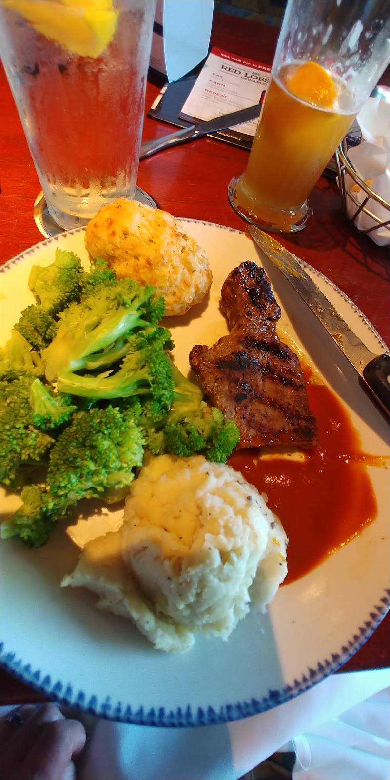 Red Lobster | restaurant | 8350 3rd St N, Oakdale, MN 55128, USA | 6512640151 OR +1 651-264-0151