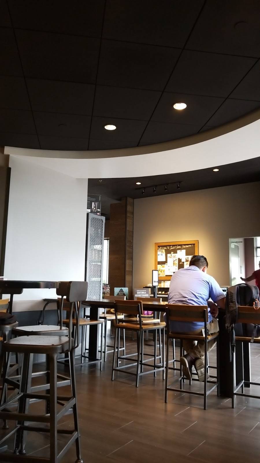 Starbucks | cafe | 22721 FL-54, Land O Lakes, FL 34639, USA | 8139487399 OR +1 813-948-7399