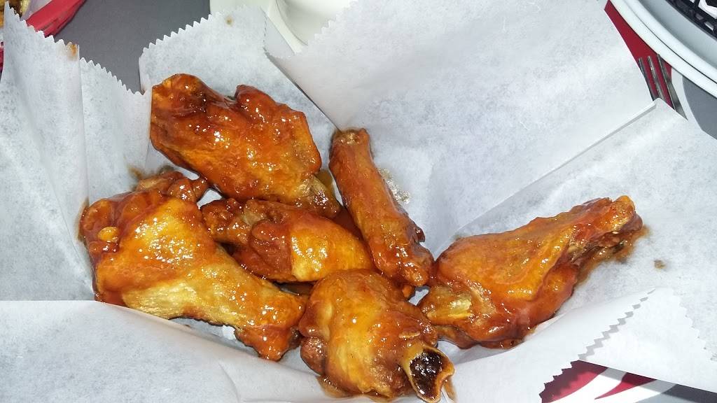 The Paintroom Bar and Grill | restaurant | 118 W Apple St, Connellsville, PA 15425, USA | 7246269532 OR +1 724-626-9532