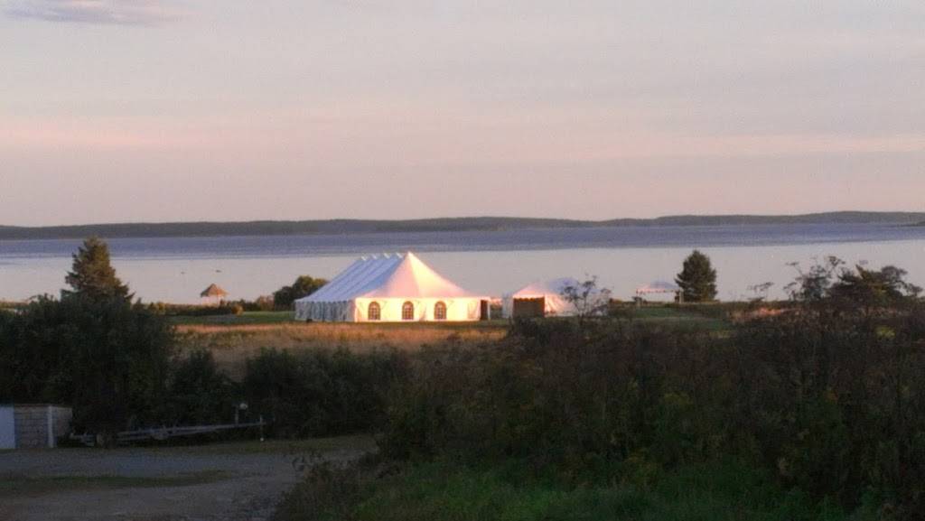 The Lookout | restaurant | 455 Flye Point Rd, Brooklin, ME 04616, USA | 2073592188 OR +1 207-359-2188