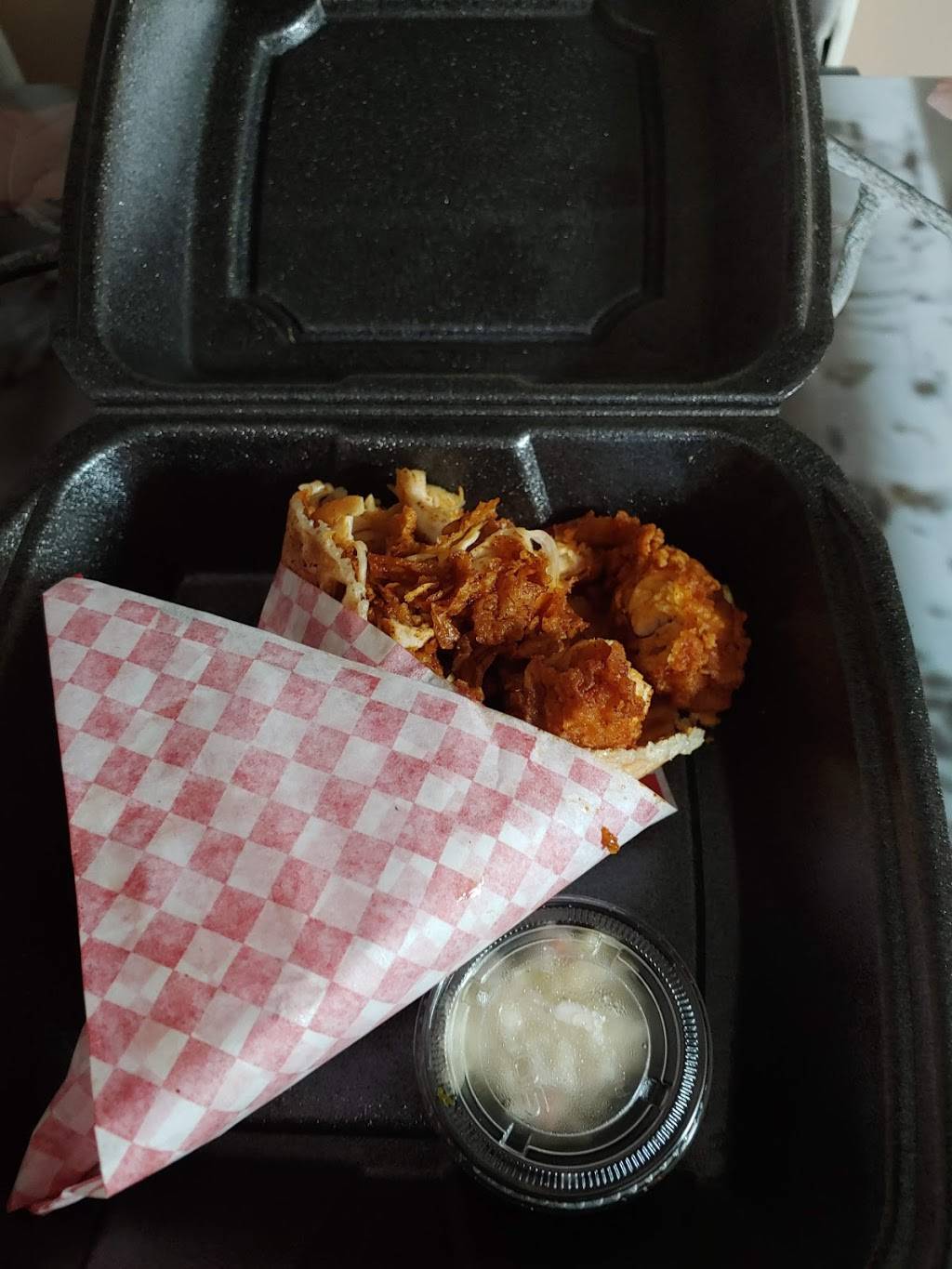 Entrees Hot Chicken & Gourmet Butter Burgers | restaurant | 2100 Candler Rd B, Decatur, GA 30032, USA | 4043434642 OR +1 404-343-4642