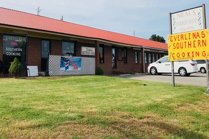 Everlinas Southern Cooking | restaurant | 14881 Highway 231 431, Unit G, Hazel Green, AL 35750, USA | 2568135152 OR +1 256-813-5152