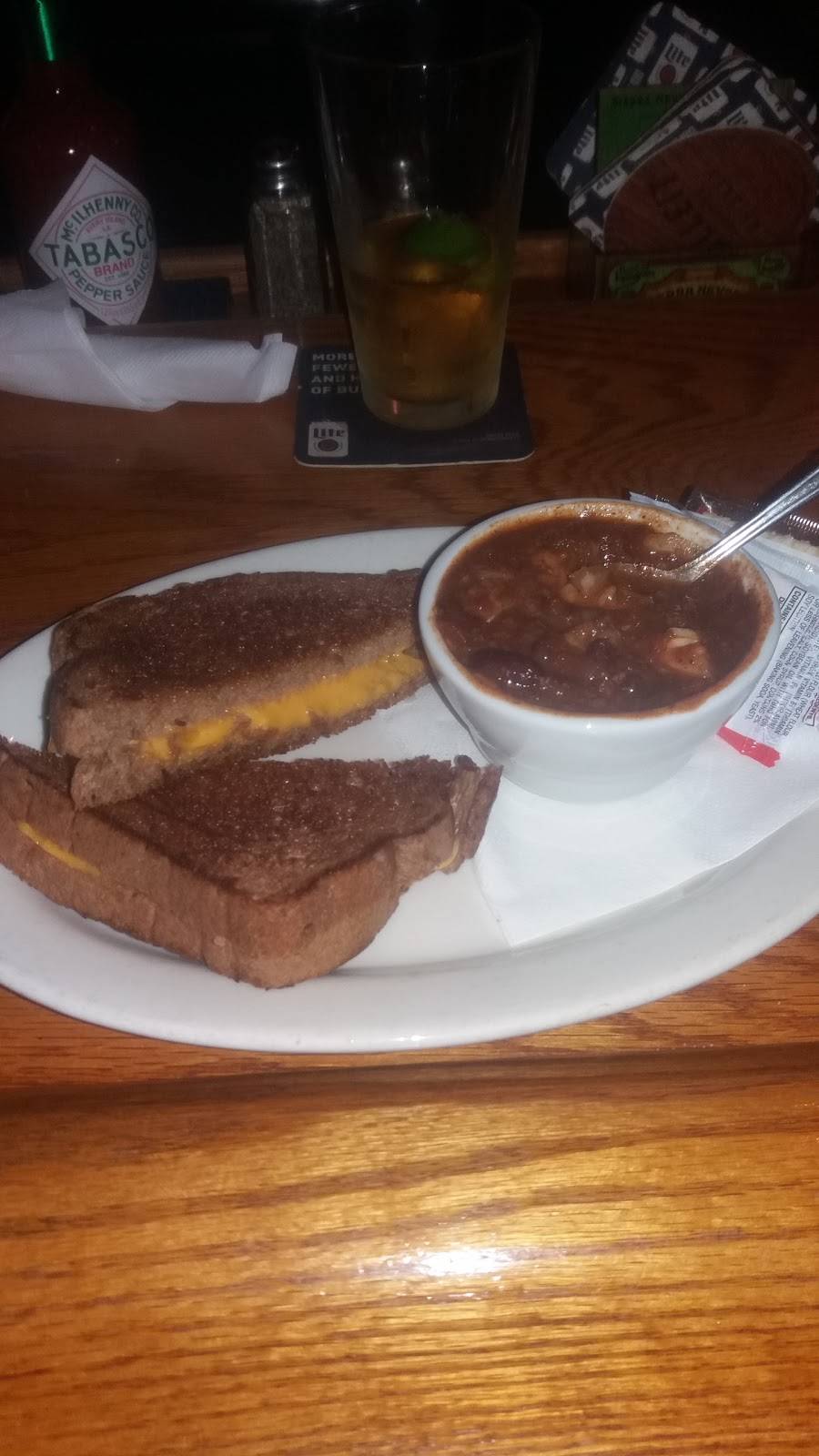 Pipers Sports Bar and Grill | restaurant | 4544 Curry Ford Rd, Orlando, FL 32812, USA | 4072772883 OR +1 407-277-2883