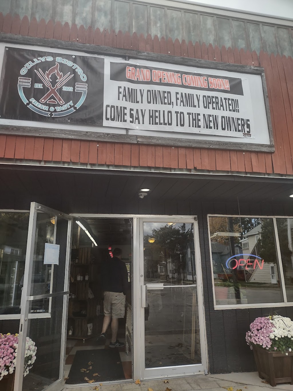 Gillys Bistro | restaurant | 1023 N Johnson St, Bay City, MI 48708, USA | 9897781088 OR +1 989-778-1088