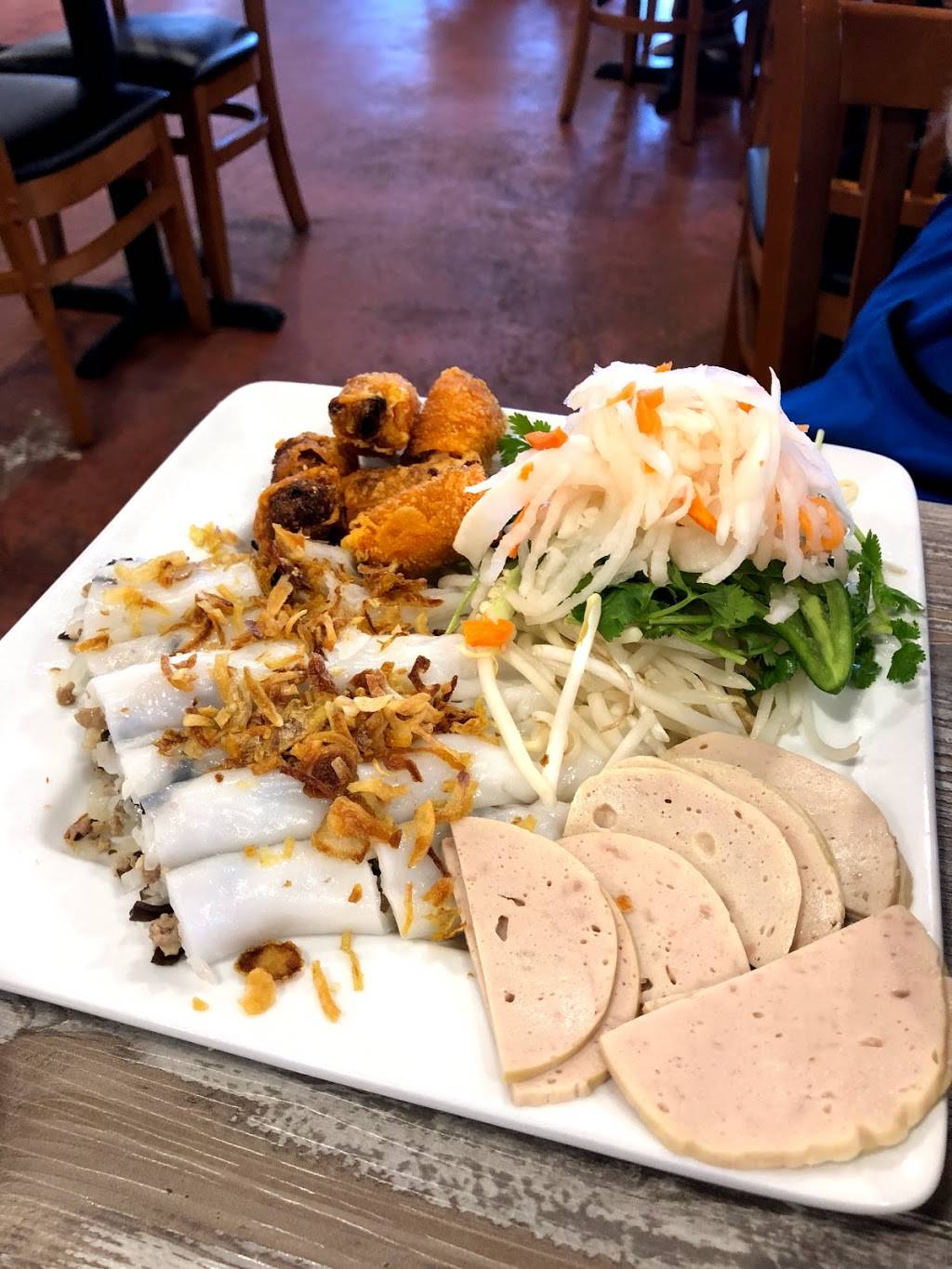 Huong Lan 11 | restaurant | 3757 W Shaw Ave, Fresno, CA 93711, USA | 5592719998 OR +1 559-271-9998