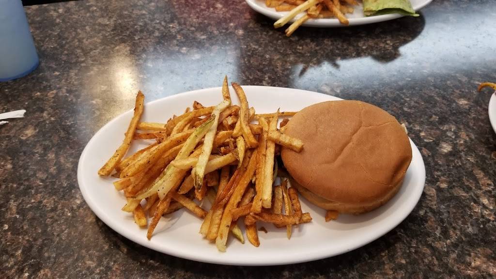 Michaels Casual Dining | restaurant | 146 Portland Way N, Galion, OH 44833, USA | 4194627050 OR +1 419-462-7050