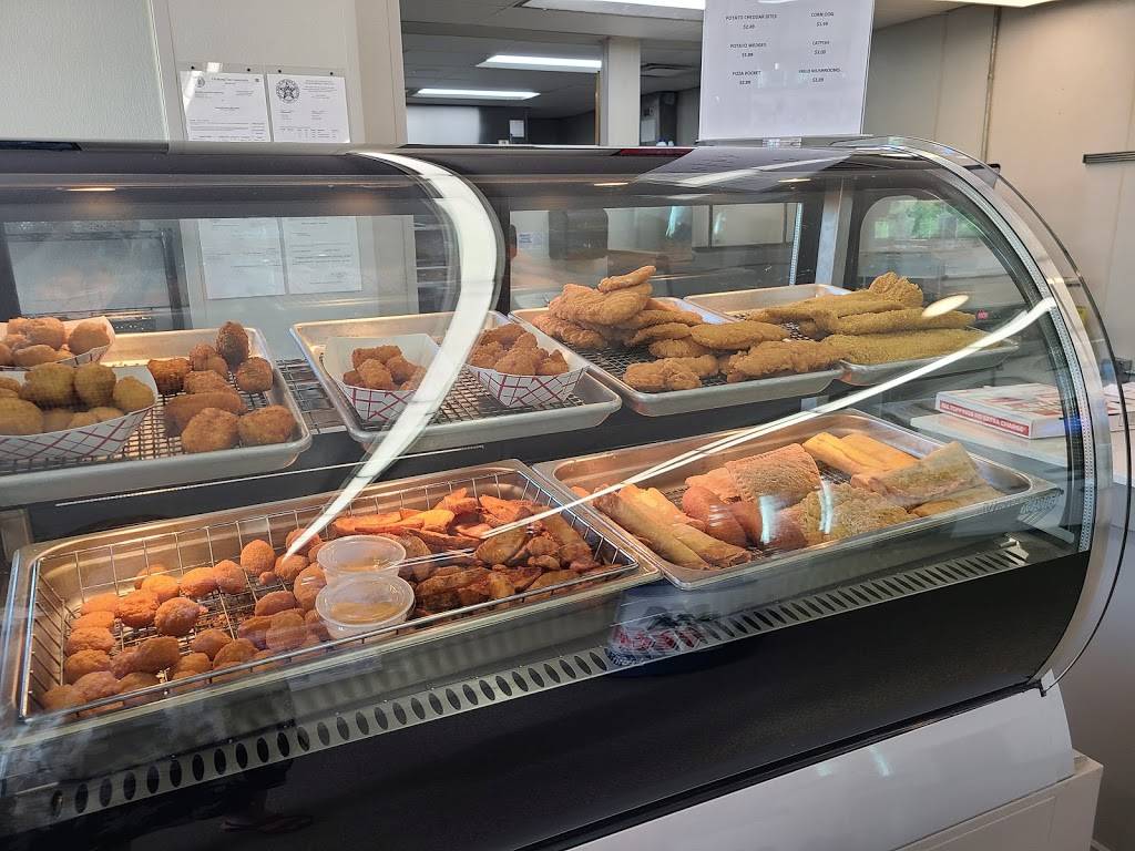 The Cove | restaurant | 10202 N Cincinnati Ave, Sperry, OK 74073, USA | 9182885001 OR +1 918-288-5001