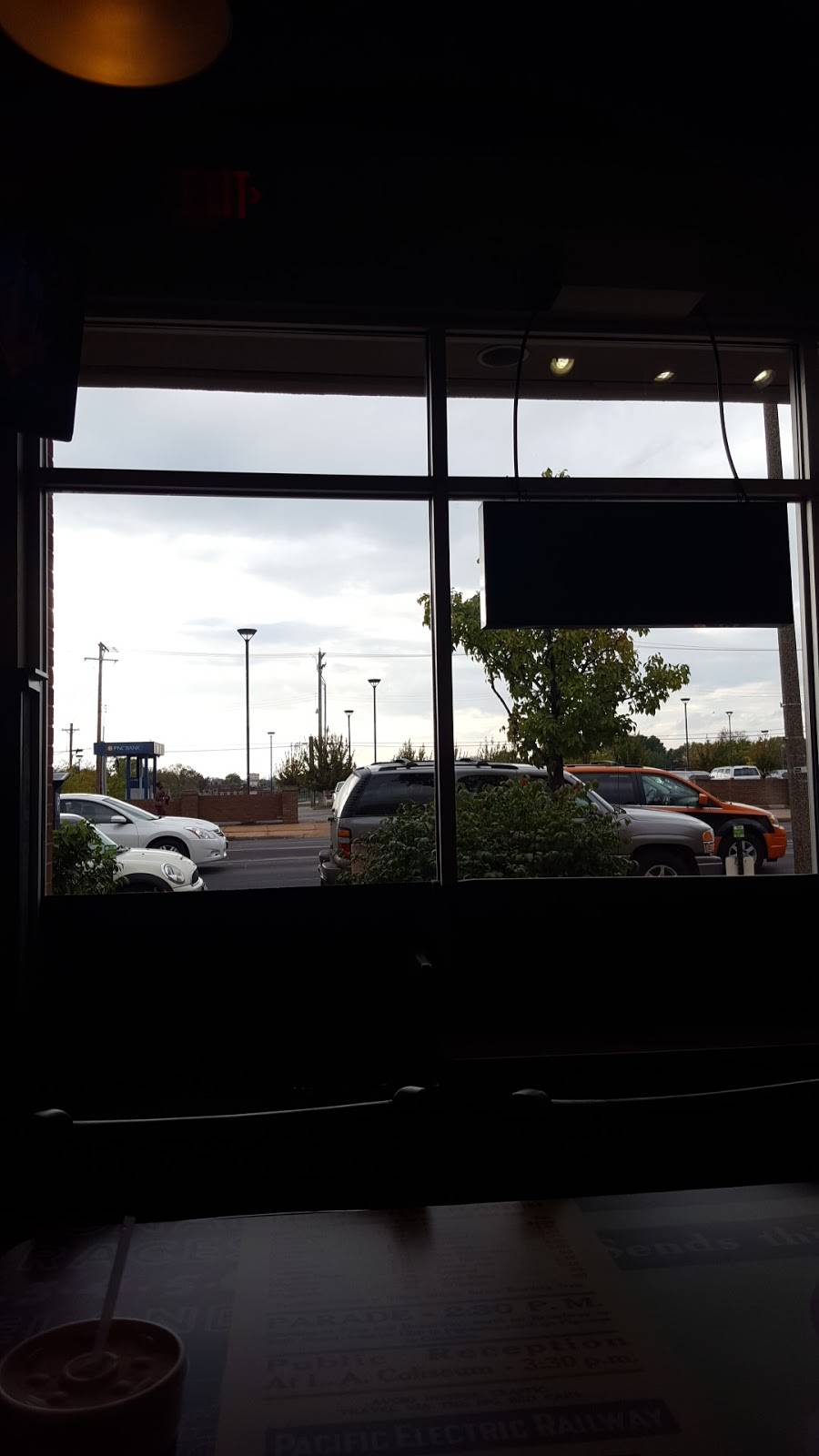 Wingstop | restaurant | 3626 S Grand Blvd, St. Louis, MO 63118, USA | 3147769464 OR +1 314-776-9464