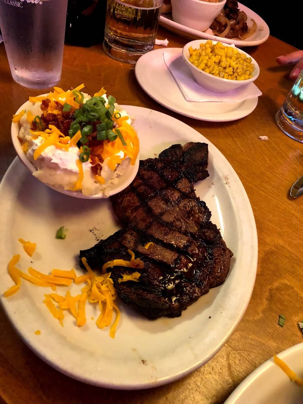 Texas Roadhouse | restaurant | 47 Fox Run Rd, Newington, NH 03801, USA | 6034337427 OR +1 603-433-7427
