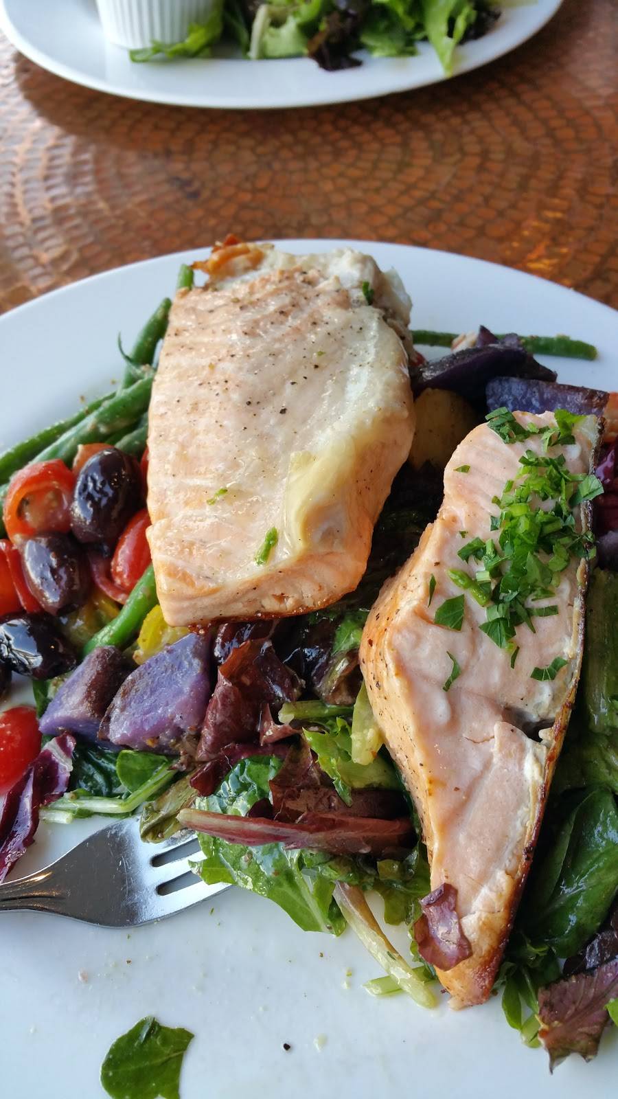 Farm House Local | restaurant | 25 Ward St, Larkspur, CA 94939, USA | 4158918577 OR +1 415-891-8577