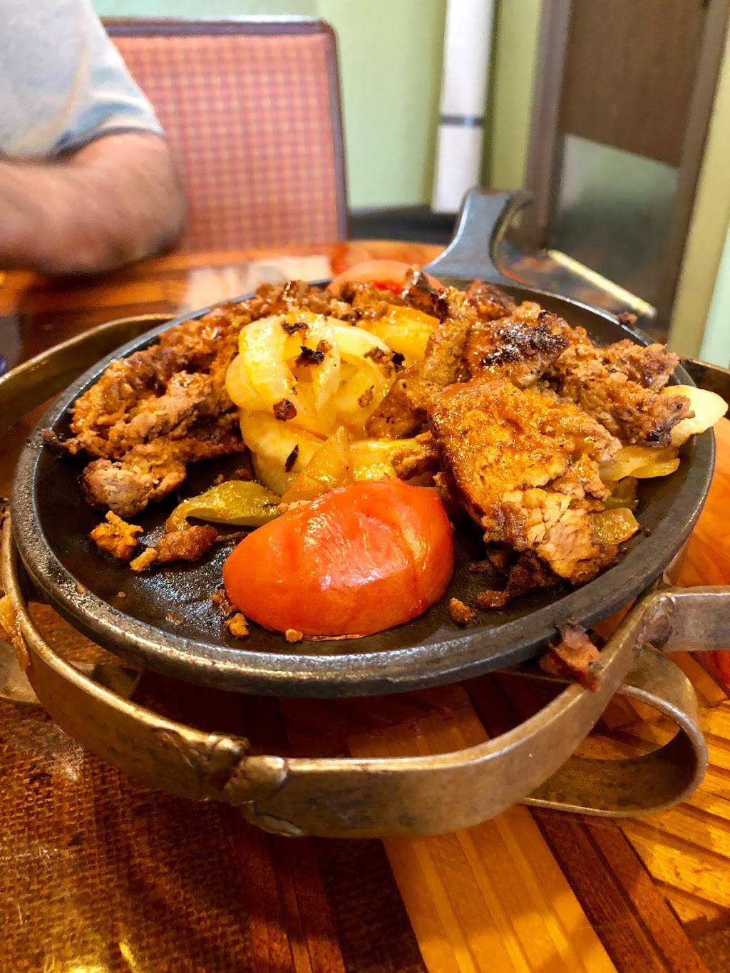 La Señorita | restaurant | 737 W Main St, Gaylord, MI 49735, USA | 9897321771 OR +1 989-732-1771