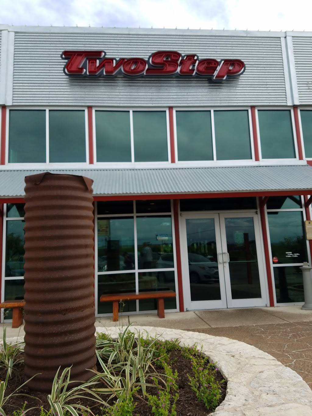 Two Step Restaurant and Cantina | restaurant | 9840 W Loop 1604 N, San Antonio, TX 78254, USA | 2106882686 OR +1 210-688-2686