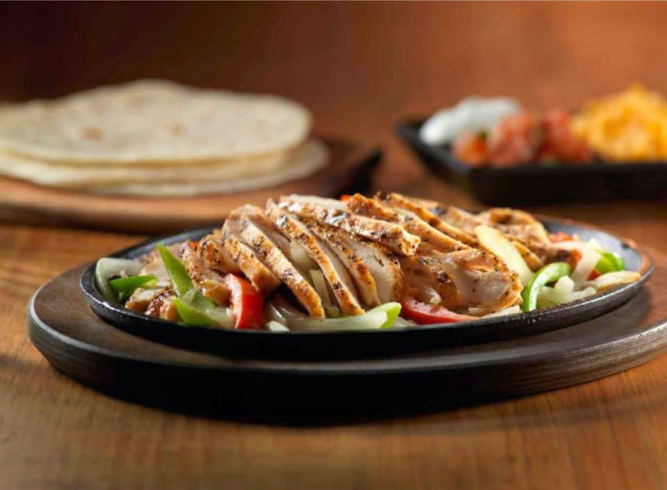 Lone Star Texas Grill | restaurant | 140 Park Pl Blvd, Barrie, ON L4N 6P1, Canada | 7053000010 OR +1 705-300-0010