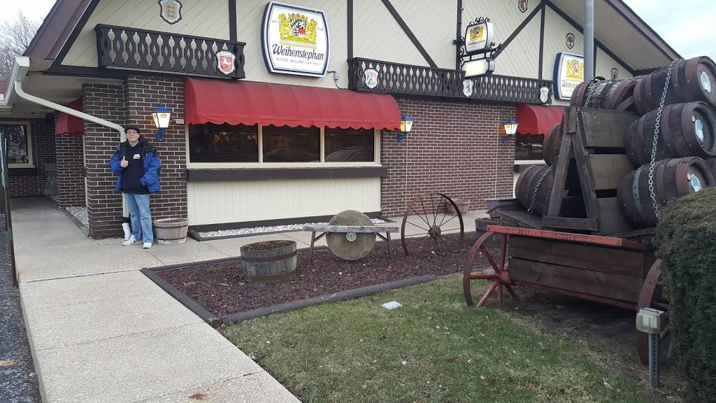 Schnitzel Platz | restaurant | 729 North Ave, Glendale Heights, IL 60139, USA | 6309429900 OR +1 630-942-9900