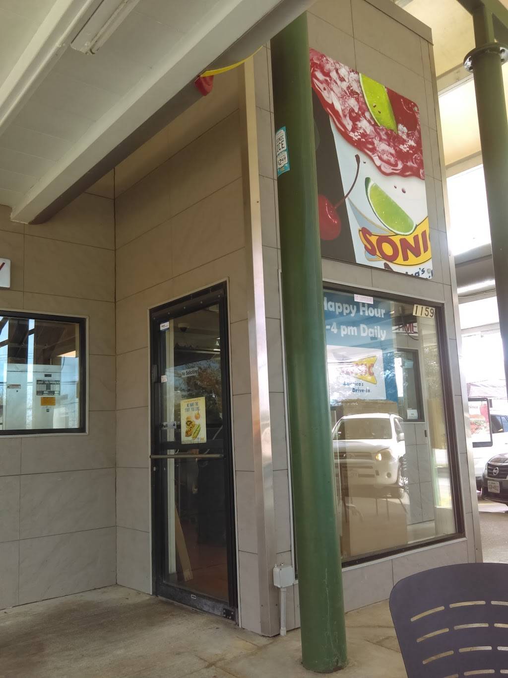 Sonic Drive-In | restaurant | 1159 W Main St, League City, TX 77573, USA | 2813325713 OR +1 281-332-5713