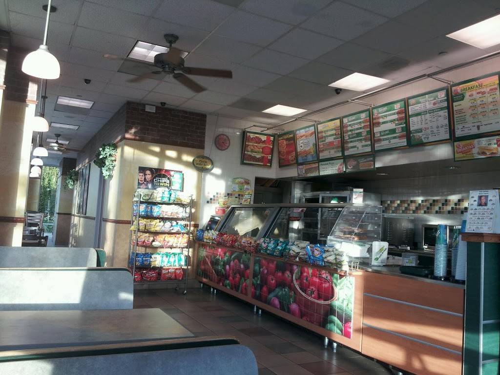 Subway Restaurants | restaurant | Bridgeside Shopping Center, 2651 Blanding Ave Suite A, Alameda, CA 94501, USA | 5108658081 OR +1 510-865-8081