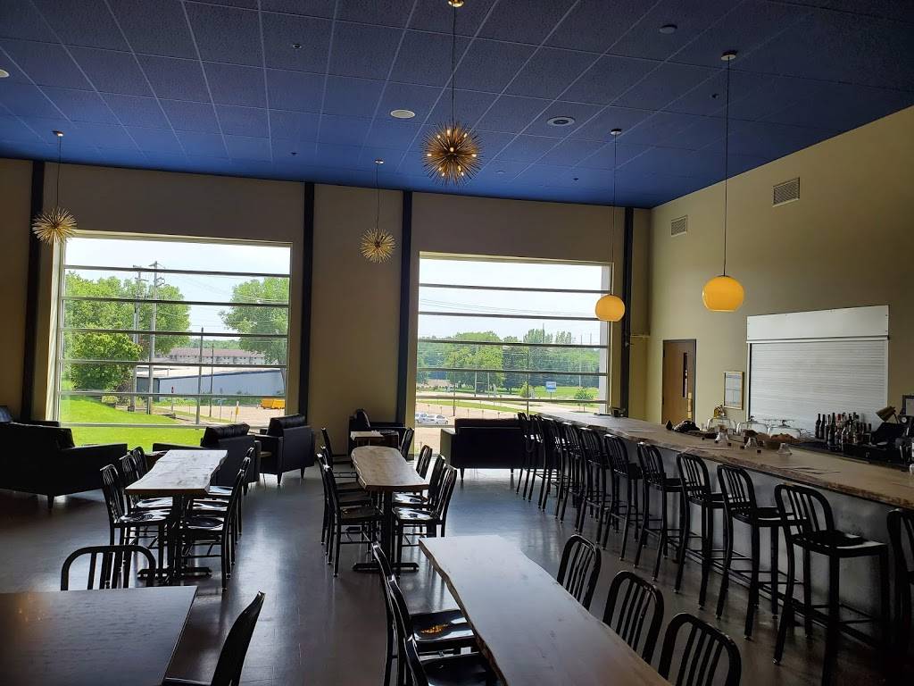 Whitewater Music Hall | cafe | 130 N 1st Ave St, Wausau, WI 54403, USA | 7152983202 OR +1 715-298-3202