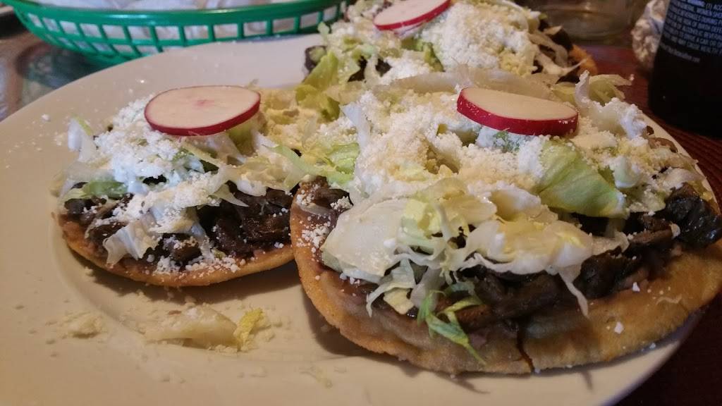 La REGIA Deli And Restaurant | restaurant | 131 3rd St, Greenport, NY 11944, USA | 6313332727 OR +1 631-333-2727