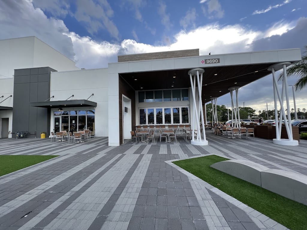 Zen Sushi + Robata Grill | restaurant | 9690 Glades Rd, Boca Raton, FL 33434, USA | 5615762290 OR +1 561-576-2290