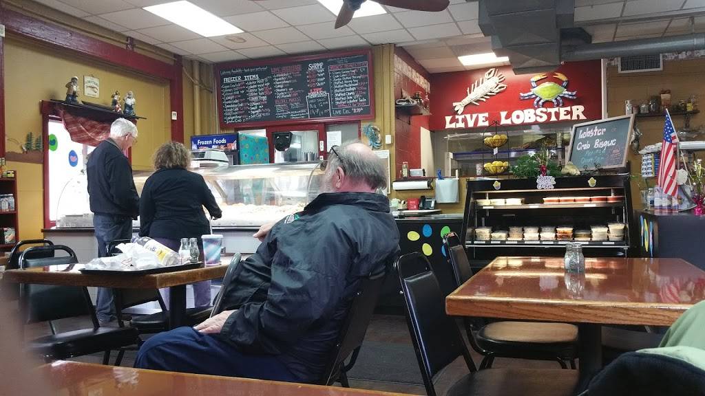 Ubertis Fish Market | restaurant | 88 Ferry Blvd, Stratford, CT 06615, USA | 2033771429 OR +1 203-377-1429