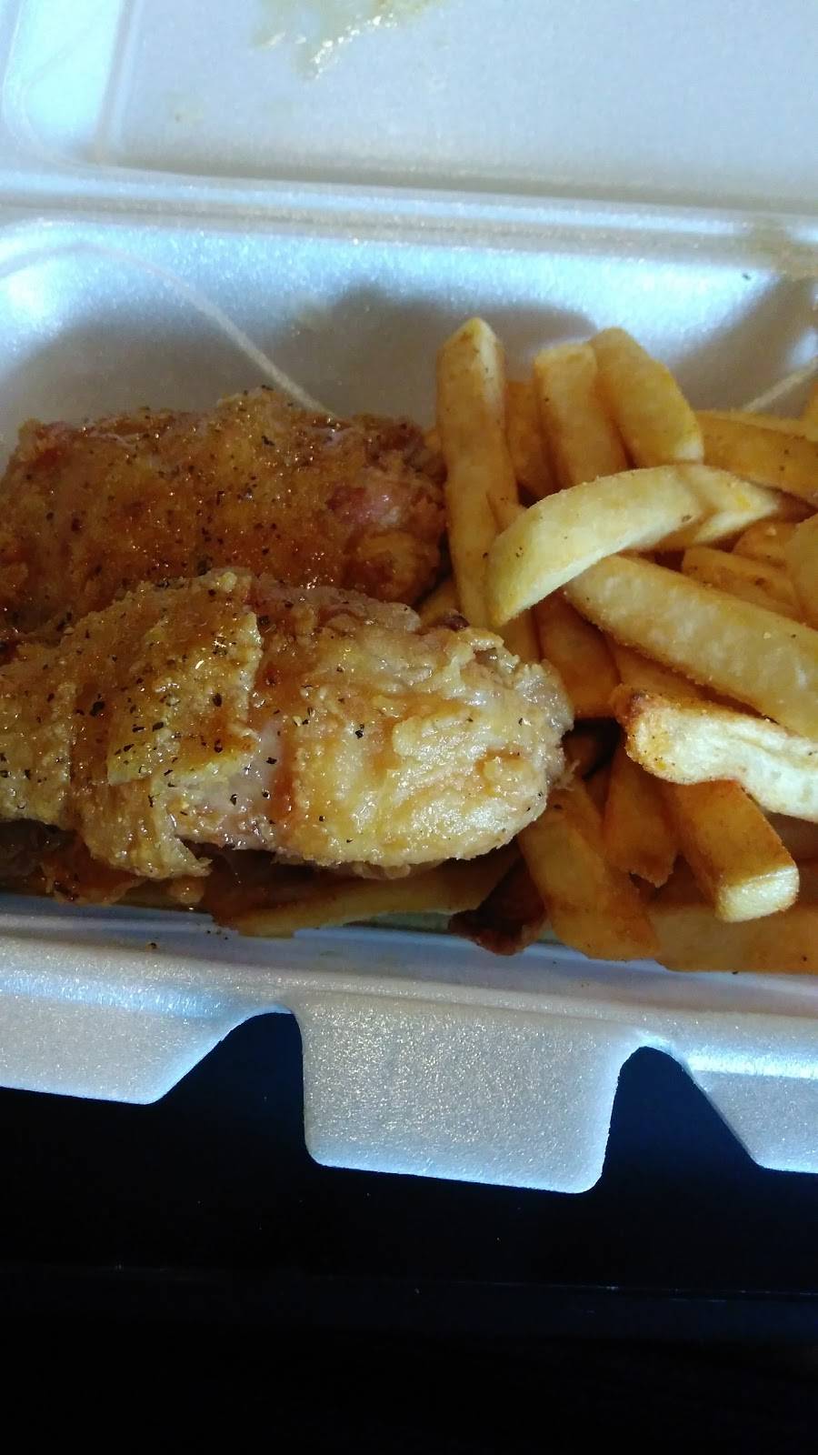 Mr Wonderfuls Chicken & Waffles | restaurant | 5354 Lee Rd, Maple Heights, OH 44137, USA | 2164759233 OR +1 216-475-9233