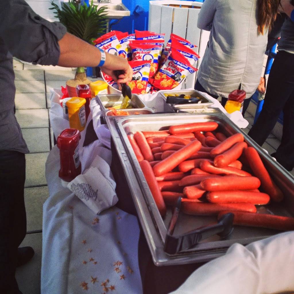 Castaways | cafe | 1603 N Lake Shore Dr, Chicago, IL 60611, USA | 7732811200 OR +1 773-281-1200