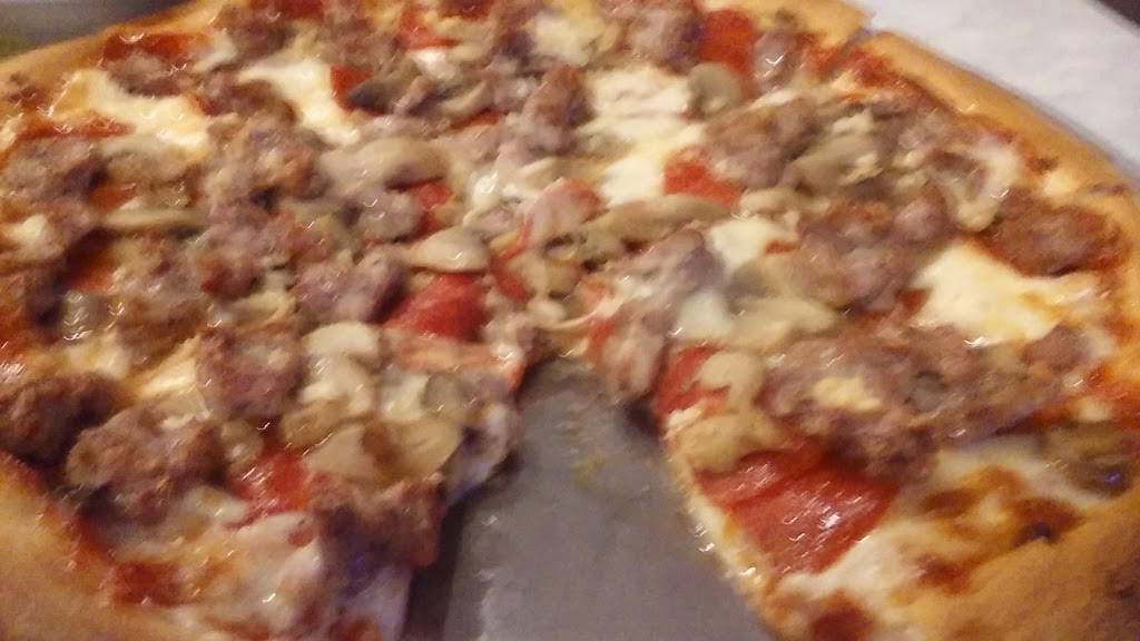 Hilltop Restaurant | restaurant | 446 Main St, Terryville, CT 06786, USA | 8605835586 OR +1 860-583-5586