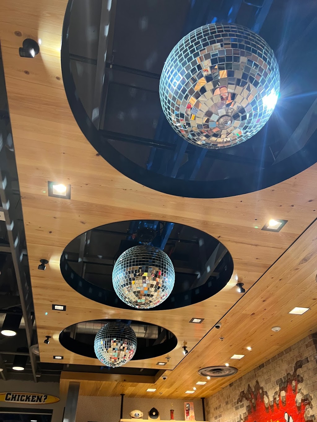 Raising Canes Chicken Fingers | restaurant | 36 White Bridge Pike, Nashville, TN 37205, USA | 6158823050 OR +1 615-882-3050