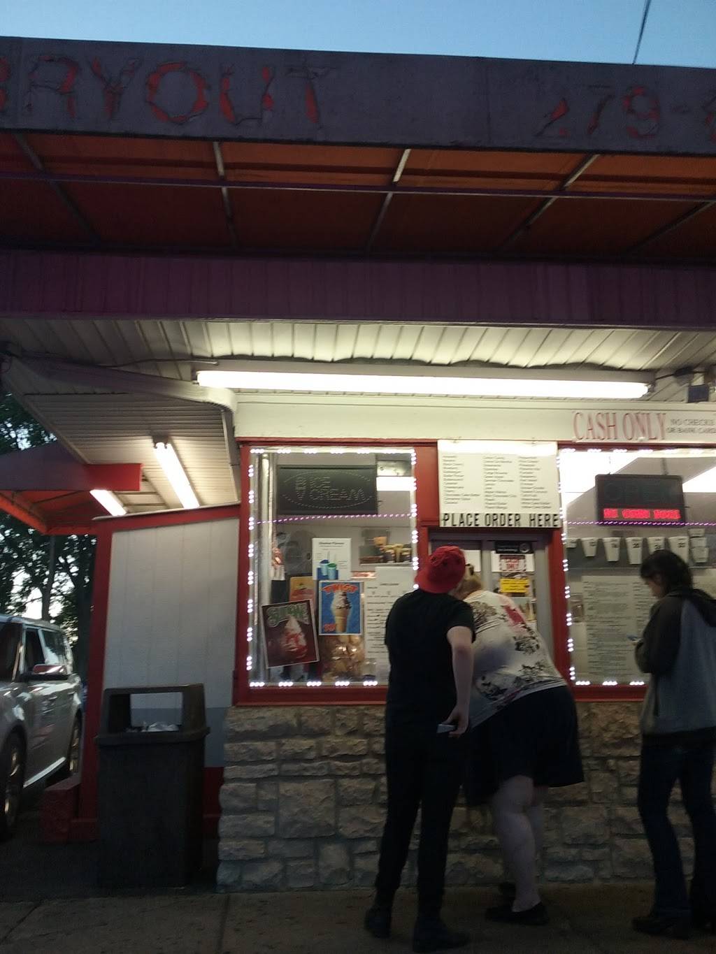 Hilltop Dairy Twist | restaurant | 2860 Sullivant Ave, Columbus, OH 43204, USA | 6142798466 OR +1 614-279-8466