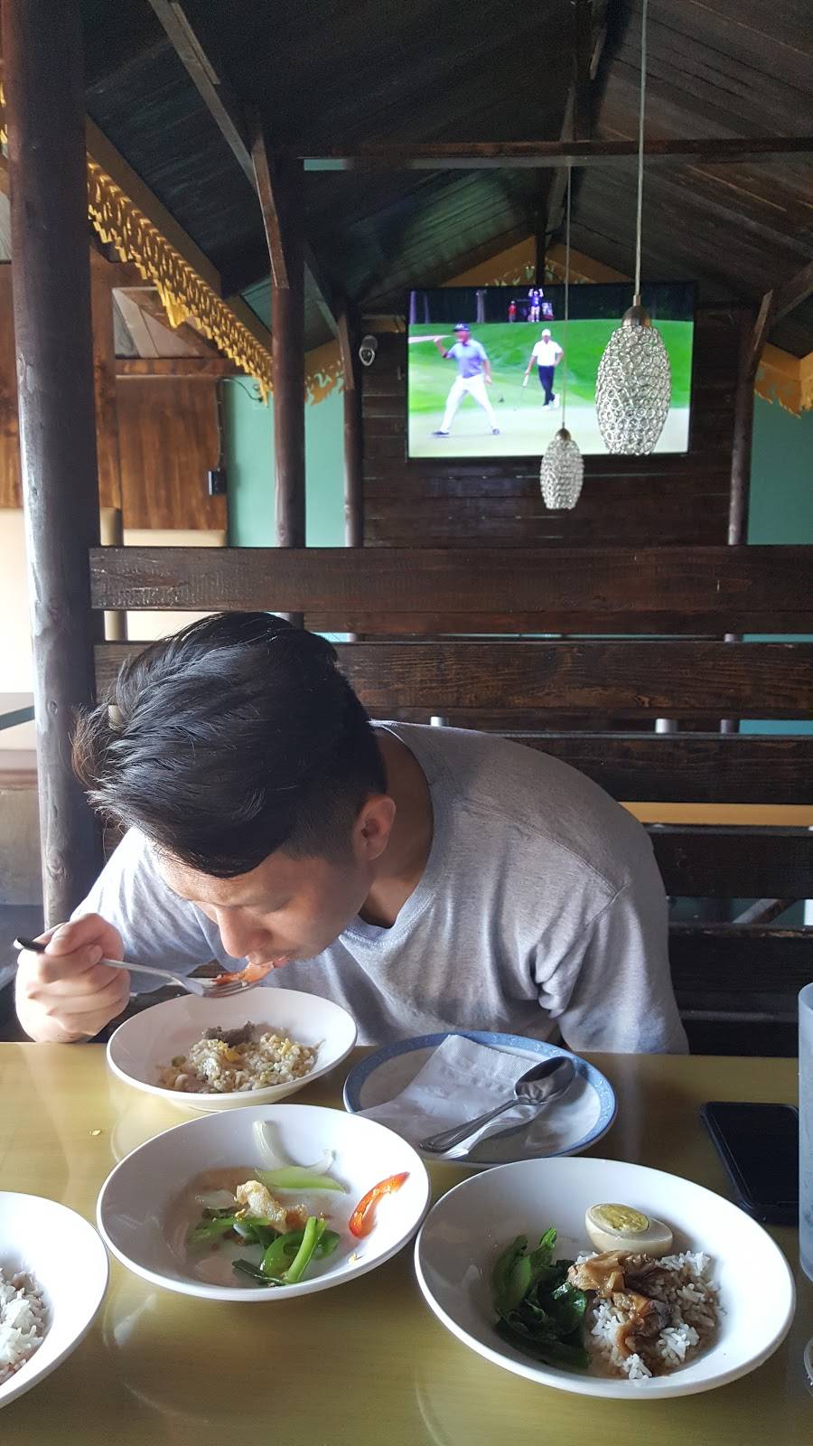 Tumnak Thai Food & Pho | restaurant | 5267 Hollywood Blvd, Los Angeles, CA 90027, USA | 3235937931 OR +1 323-593-7931