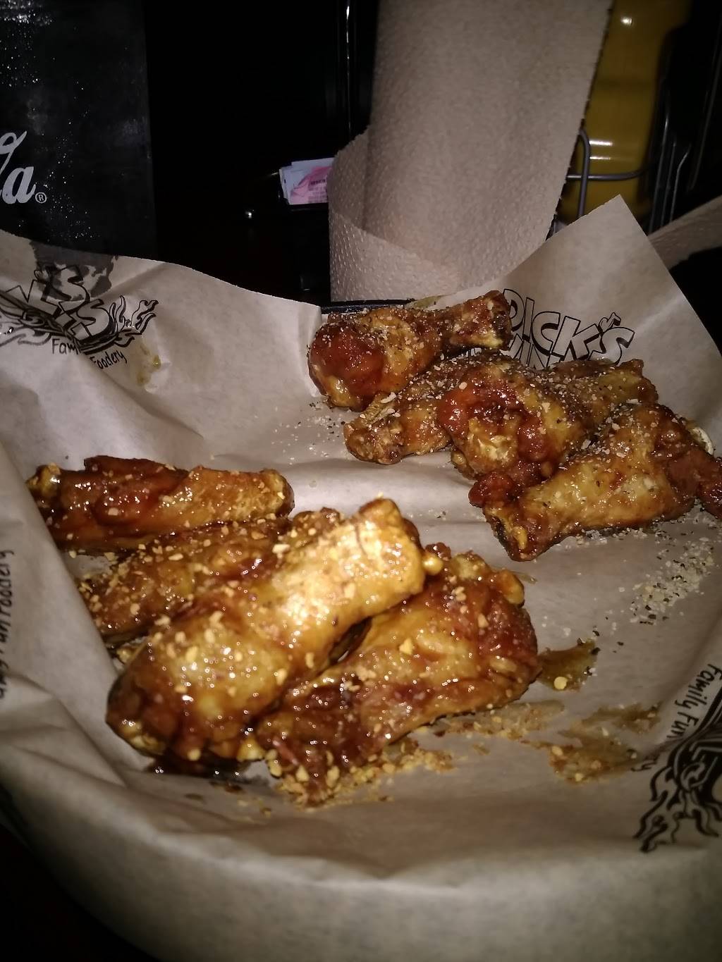 Dicks Wings And Grill Fernandina | restaurant | 474313 E State Rd 200, Fernandina Beach, FL 32034, USA | 9043106945 OR +1 904-310-6945