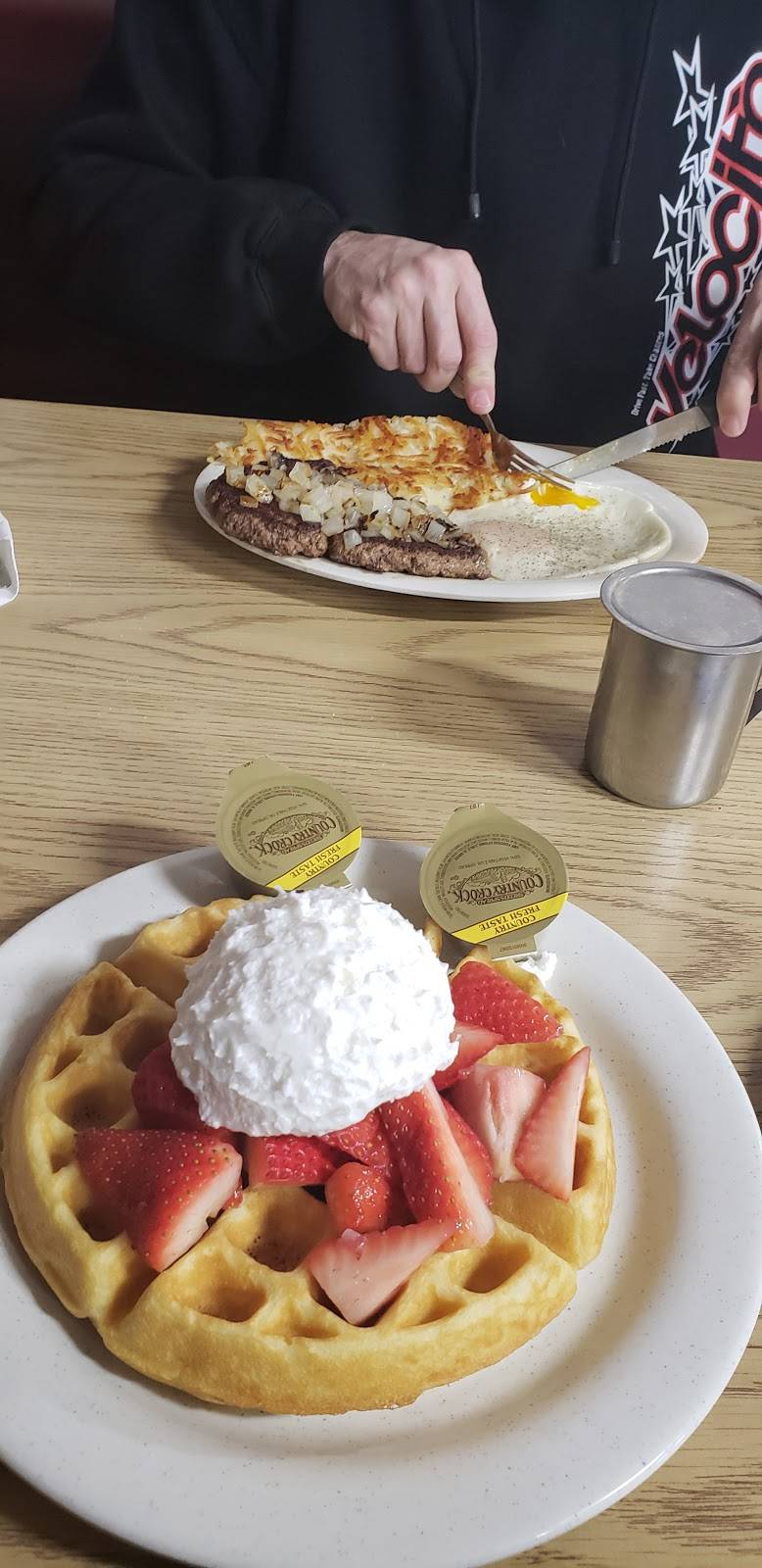 Phills Diner | restaurant | 3310 E 32nd St, Tulsa, OK 74135, USA | 9187424563 OR +1 918-742-4563