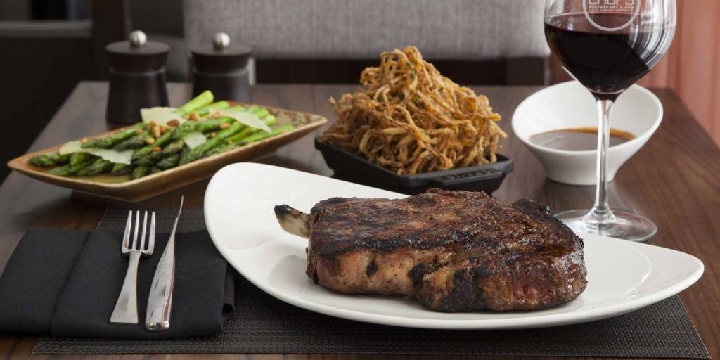 Chops Restaurant and Bar | restaurant | 1701 John F Kennedy Blvd, Philadelphia, PA 19103, USA | 2155677111 OR +1 215-567-7111