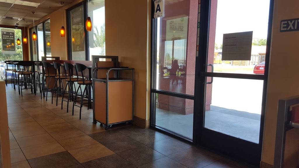 Jack in the Box | restaurant | 1371 Blaine Street, Riverside, CA 92507, USA | 9513699121 OR +1 951-369-9121