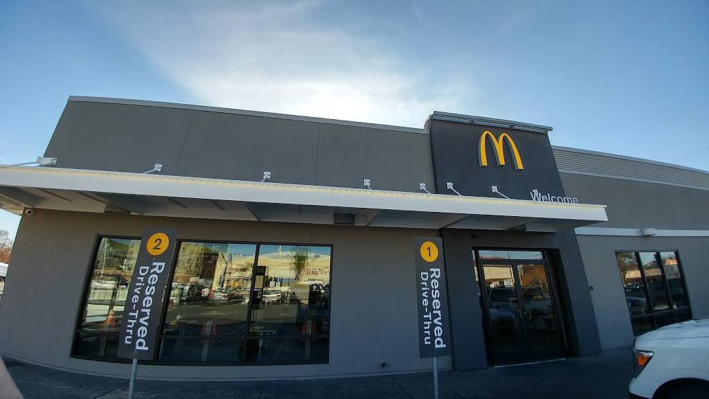 McDonalds | cafe | 316 E St, Marysville, CA 95901, USA | 5307426214 OR +1 530-742-6214
