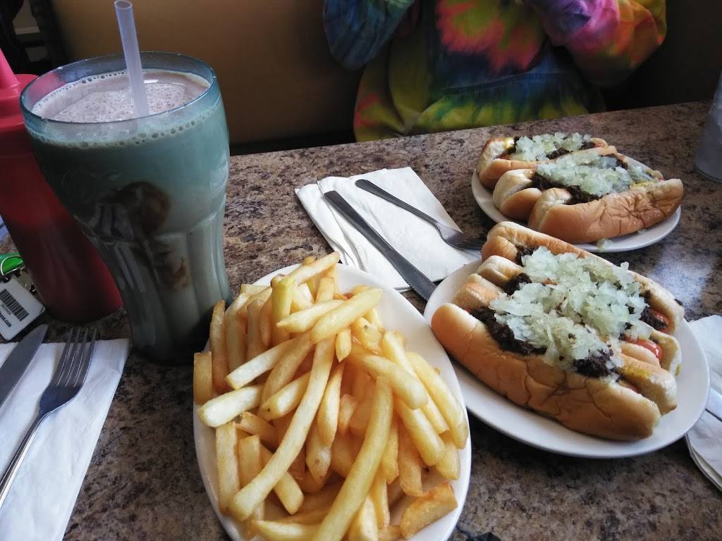 Wein-O-Rama | restaurant | 1009 Oaklawn Ave, Cranston, RI 02920, USA | 4019434990 OR +1 401-943-4990