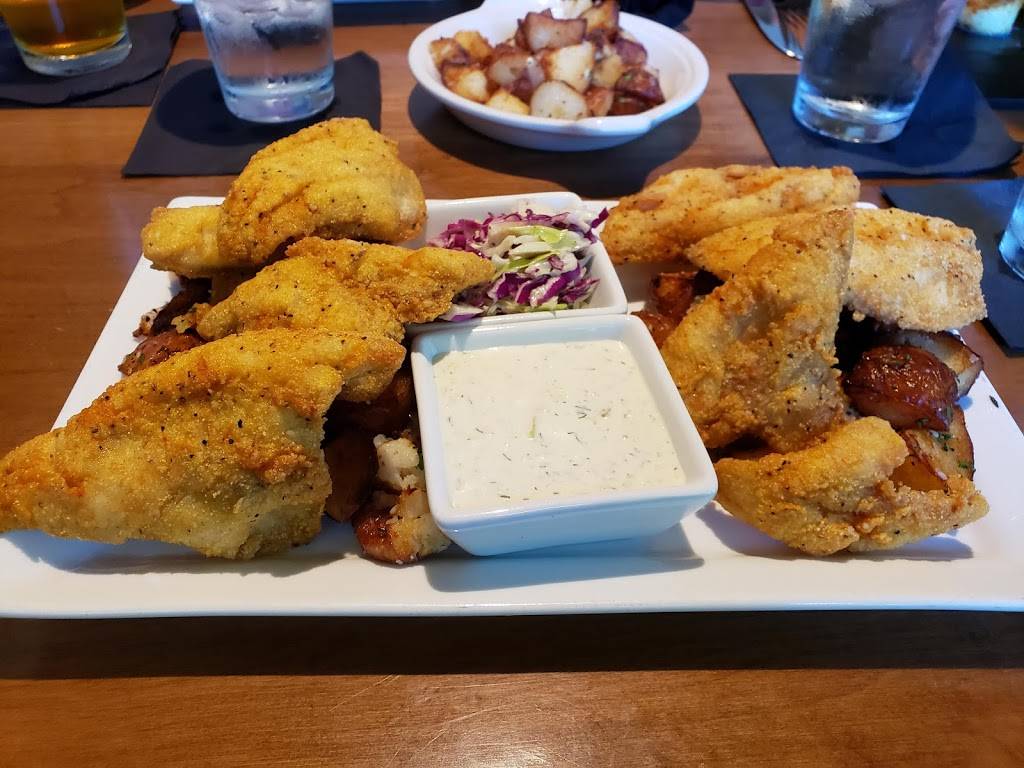 Bradleys Pub & Grille | restaurant | 10586 US-31, Interlochen, MI 49643, USA | 2312756401 OR +1 231-275-6401